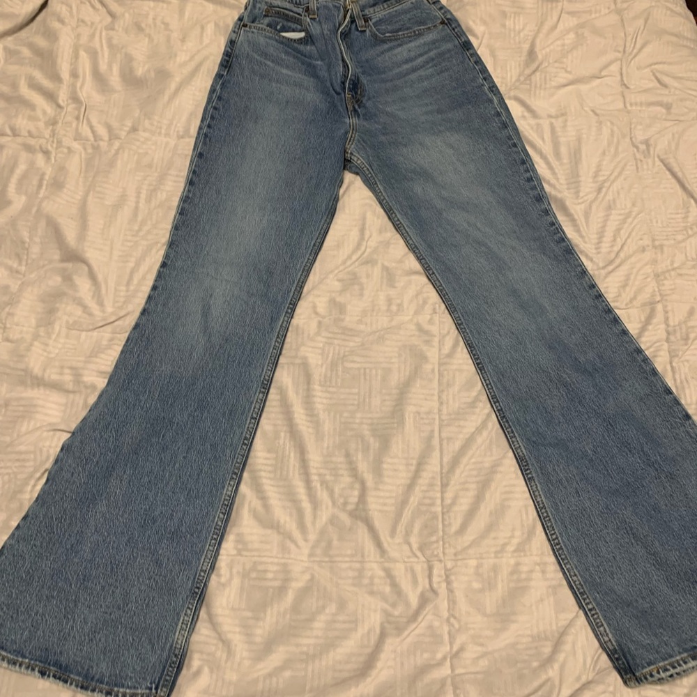Levi women jeans apple bottom